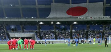  ３月に日本代表と国際親善試合を行った韓国代表（左）