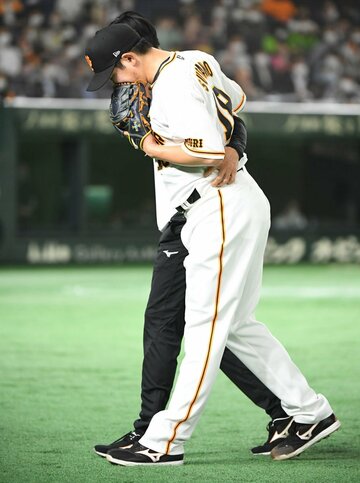  マウンドをあとにする菅野（東スポWeb）