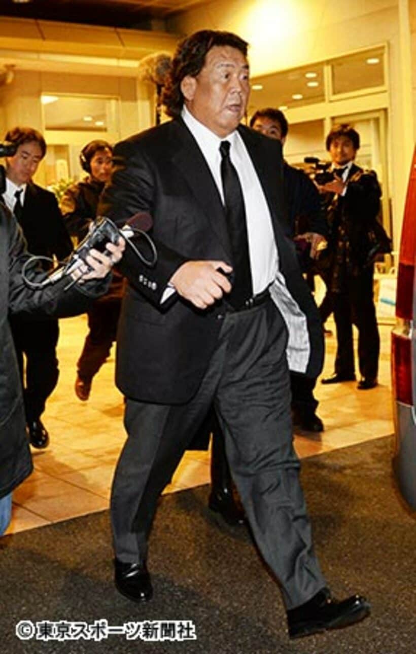 通夜には長州も駆けつけた