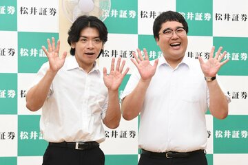 マヂカルラブリーの野田クリスタル（左）と村上