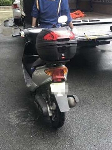  逮捕された男が乗っていた原付きバイク