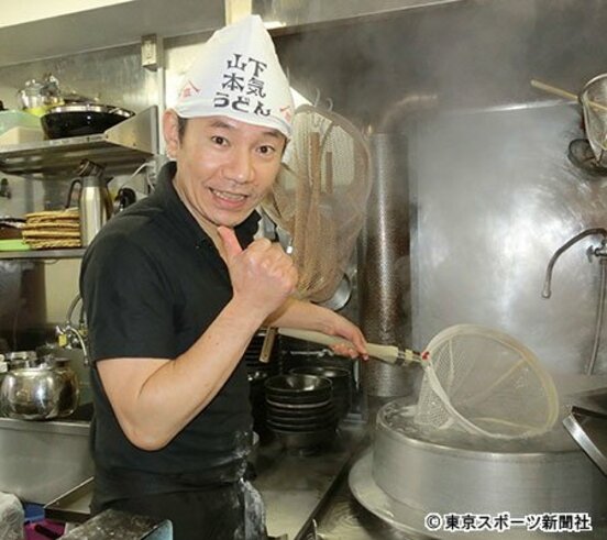 うどん屋を営むオモロー山下