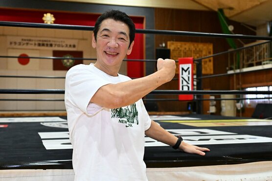 ポーズを決める宮根誠司