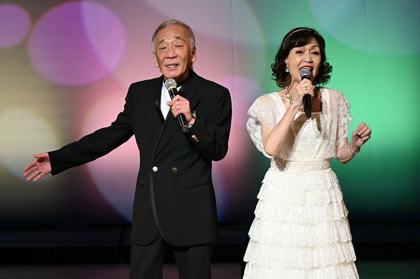 「夢グループ２０周年記念コンサート」に出演したチェリッシュの松崎好孝と松崎悦子