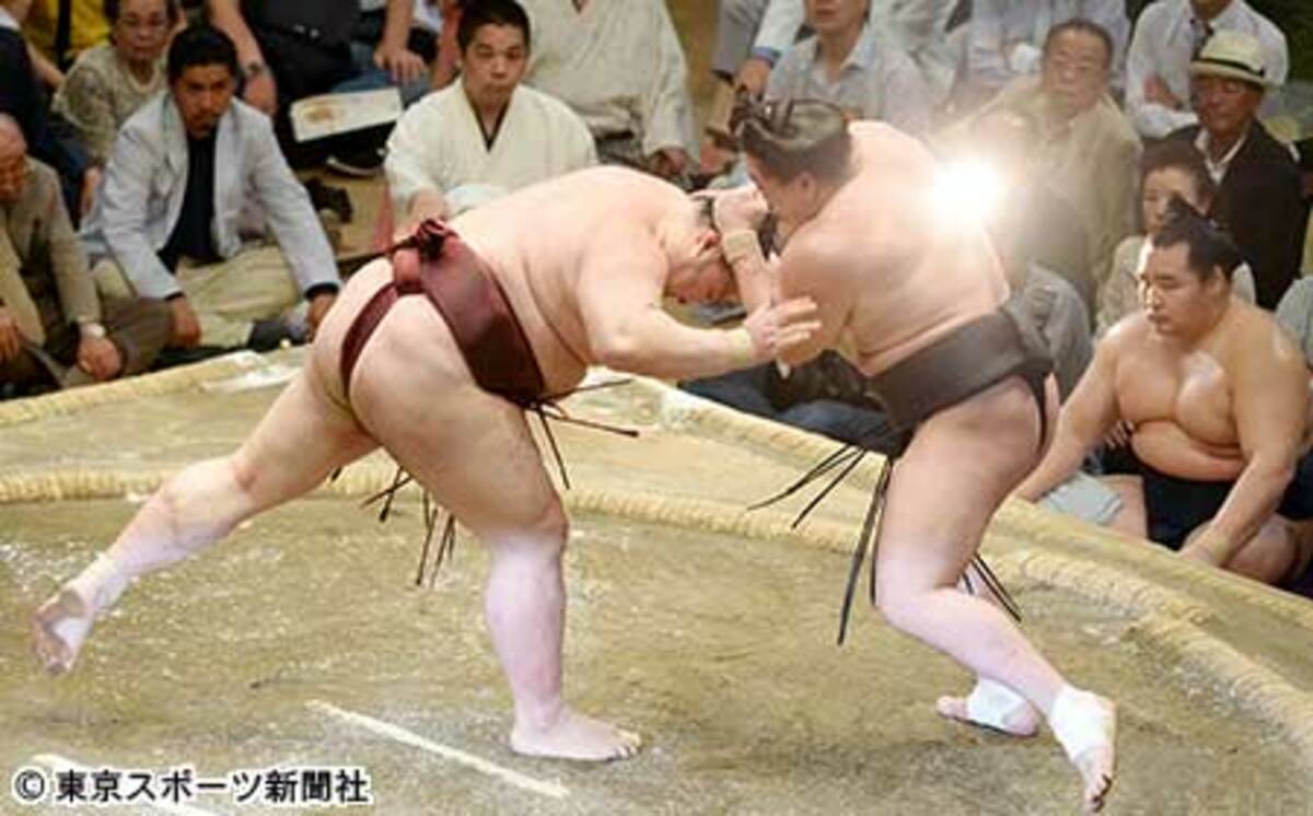 日馬富士 横綱では朝青龍以来の反則負け | 東スポWEB
