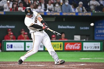 ４回、超低弾道の先制２ランを放った巨人・リチャード