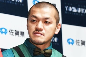 カミナリの竹内まなぶ