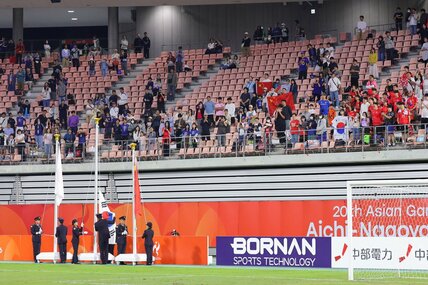 サッカー男子決勝では韓国国旗があがらないトラブル
