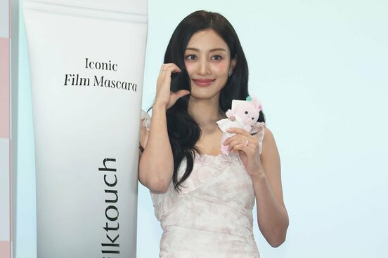 新商品をアピールするJIHYO