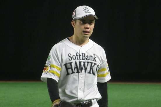 調整を行うソフトバンク・松本晴