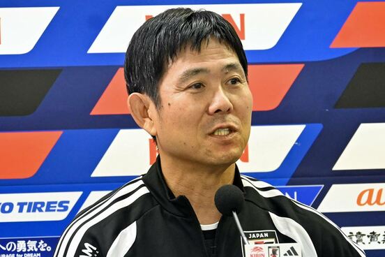 公式会見を行う日本代表の森保一監督