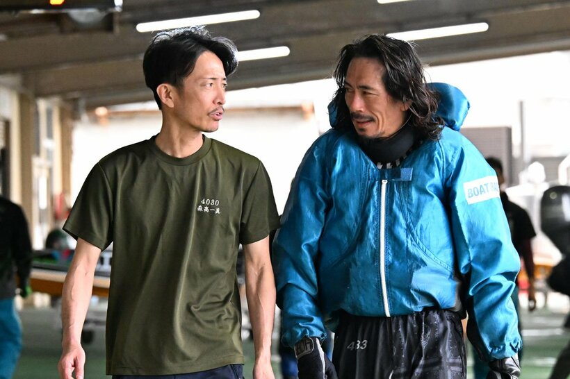 伊藤将吉(右)に声をかける森高一真