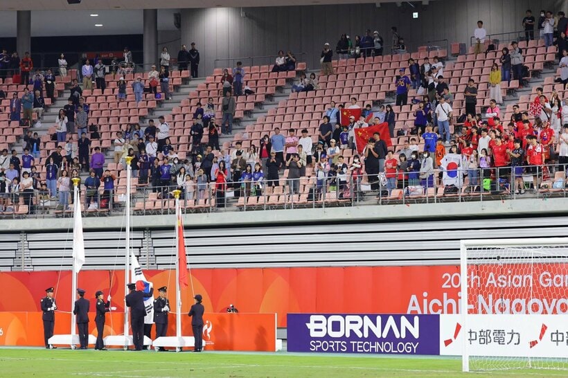 サッカー男子決勝では韓国国旗があがらないトラブル