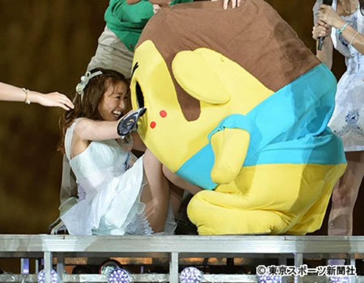 写真：大島優子ピンチ！ たかっしーに襲われる！？ | 東スポWEB
