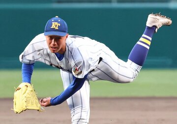 １３６球で完投した健大高崎の下重賢慎