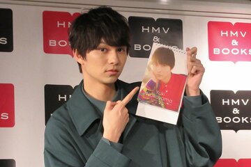 カレンダー発売イベントに登場した中山優貴