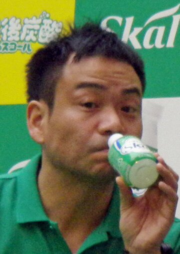  山本栄治