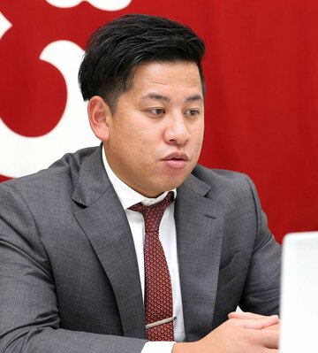  契約公開を終えリモート取材に応じる戸根(球団提供)