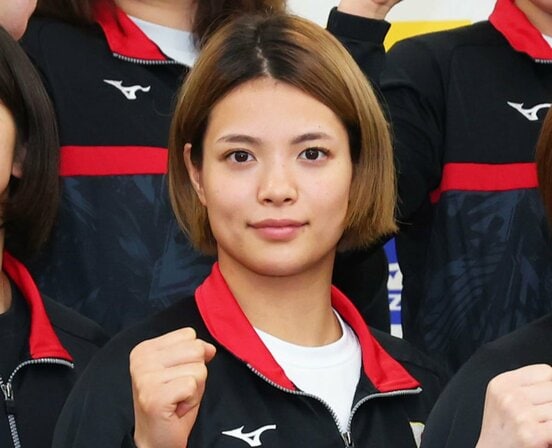 会見に出席した阿部詩