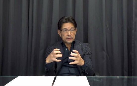  見解を述べる榊原ＣＥＯ（「ＲＩＺＩＮ-ＦＦ-オフィシャルユーチューブチャンネルより）