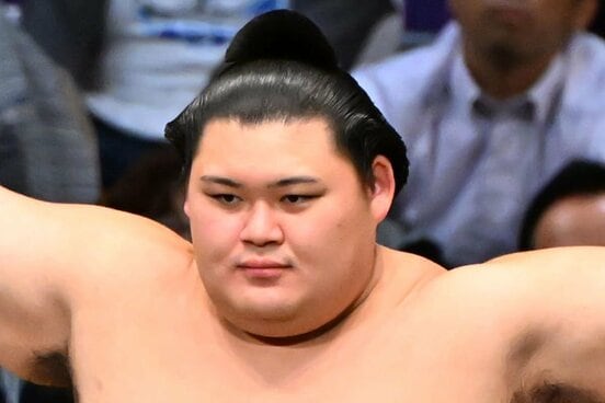 休場した大の里
