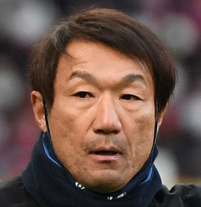  解任された片野坂監督（東スポWeb）