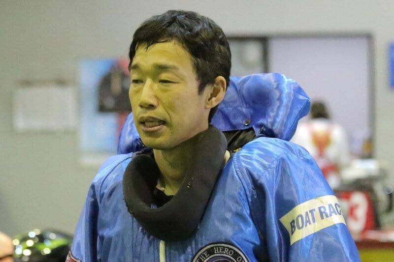 予選前半を２勝と３着１本で折り返した小山勉