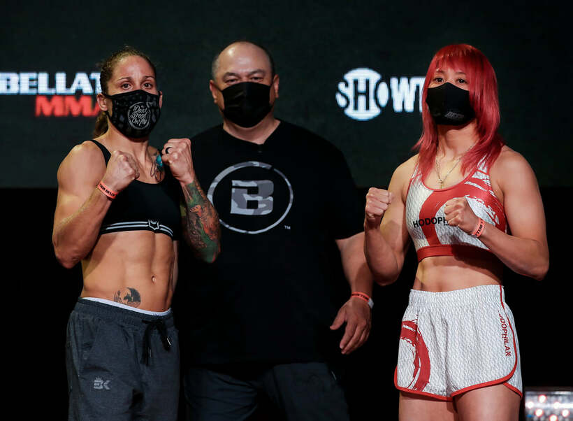  計量をクリアした渡辺華奈(右)、左はリズ・カムーシュ(c)Bellator