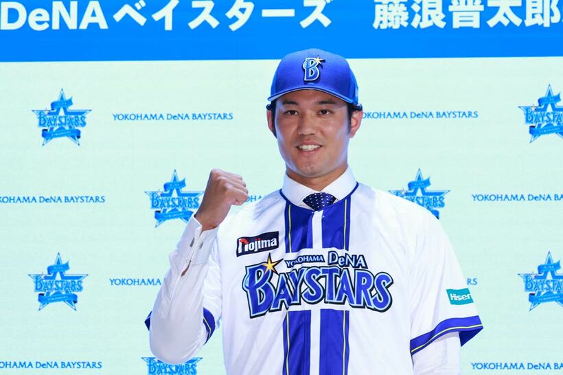 入団会見を行った藤浪晋太郎