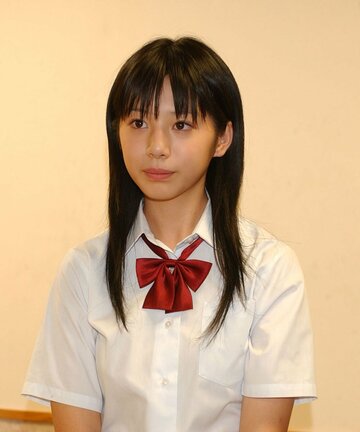 １９年前… 初々しい制服姿の夏帆