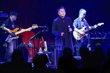 アーティストデビュー３５周年を記念したライブを開催した中西圭三