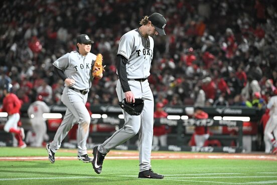 ファビアンに先制2ランを浴び肩を落とすウィットリー