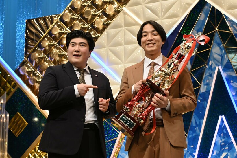 優勝した「例えば炎」（左から）タキノルイ、田上