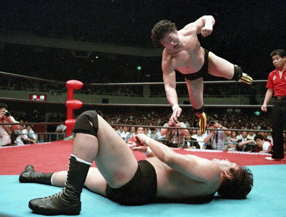 1989年のベストバウトにも選ばれたジャンボ鶴田さん(下)との「鶴龍対決」