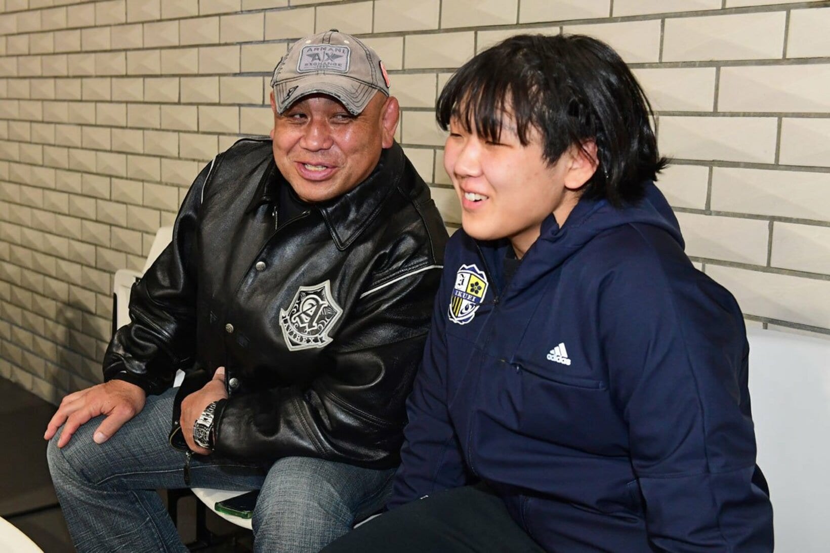 昨年末の天皇杯で、娘・眞妃琉(右)の試合を観戦に訪れた藤田和之