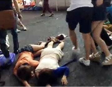 昏倒する女子大生たち（インターネットから）