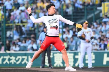 始球式を行った古性優作