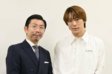 （左から）村角太洋、越岡裕貴