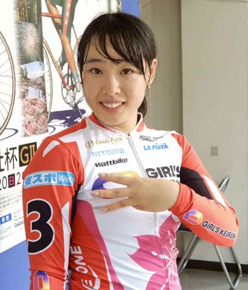  高木真備はガルコレ３回目の優勝で「３」ポーズを決めた