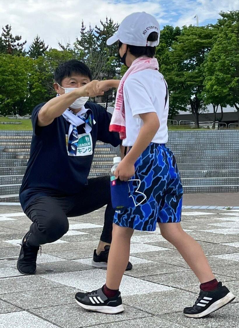  「明治安田生命Ｊリーグウォーキング」に参加した武田修宏氏