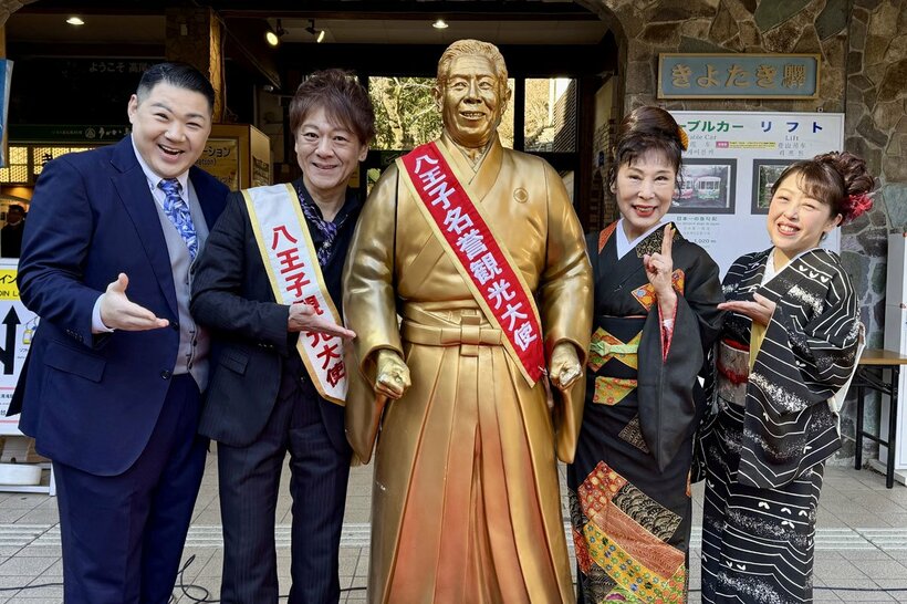 左から大江裕、北山たけし、原田悠里、山口ひろみ