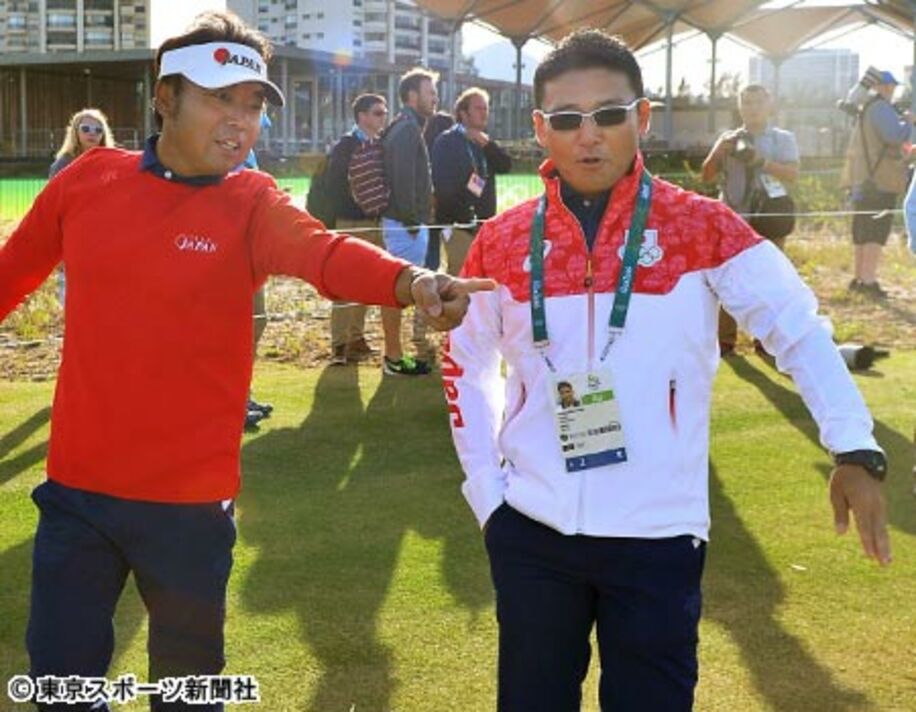 リオ五輪ゴルフで日本代表ヘッドコーチを務めた丸山。左は片山晋呉