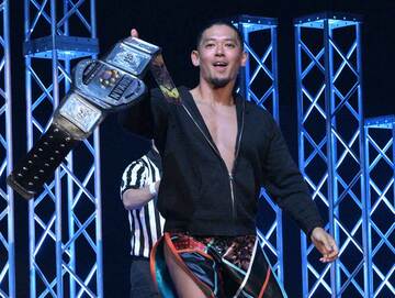 1年間興業新幹線移動券を手にした彰人