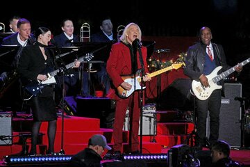 ウォルシュ（中央）が欠場を発表した（ロイター）