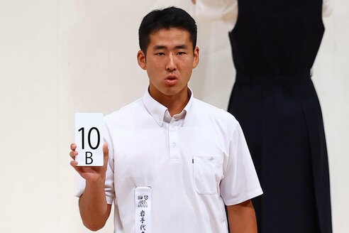 甲子園】花巻東・佐々木監督 死のブロックを引き当てた主将・中村に