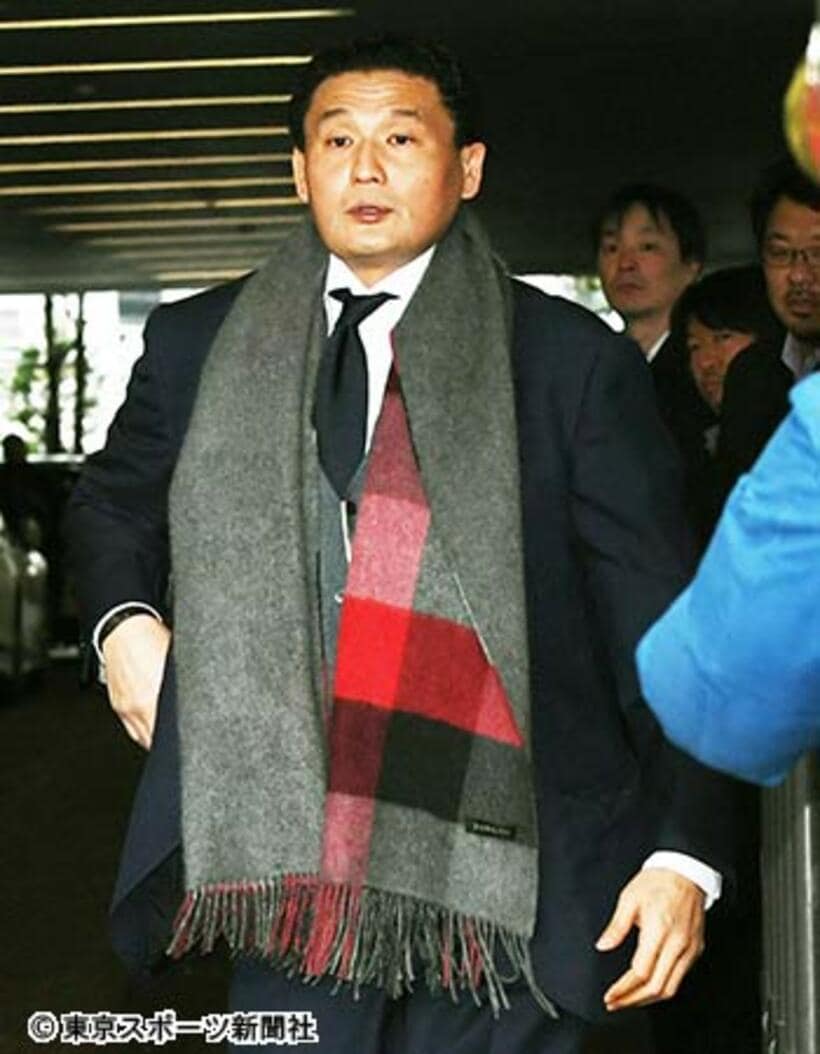  マフラーを常に巻いている貴乃花親方