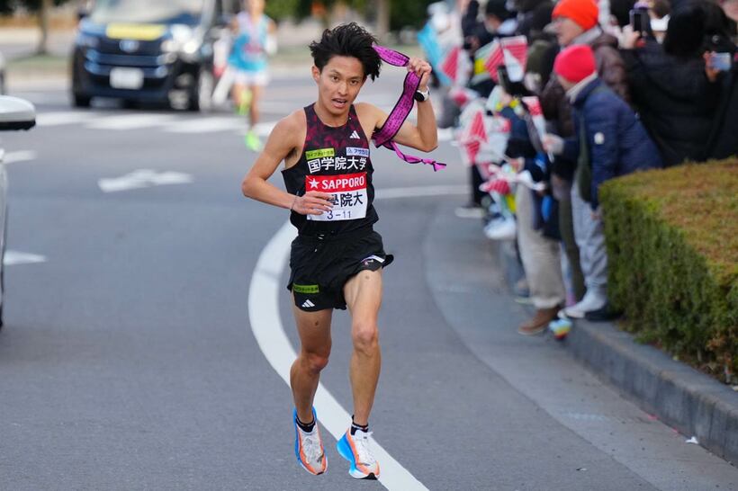 往路１区で区間新を樹立した国学院大・青木瑠郁（代表撮影）