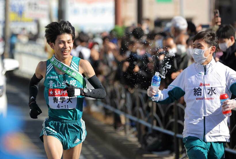  往路４区でも沿道観戦が目立った（代表撮影）