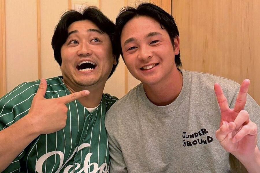 ソフトバンク・川瀬晃（右）とむなかったん・あらた（提供写真）