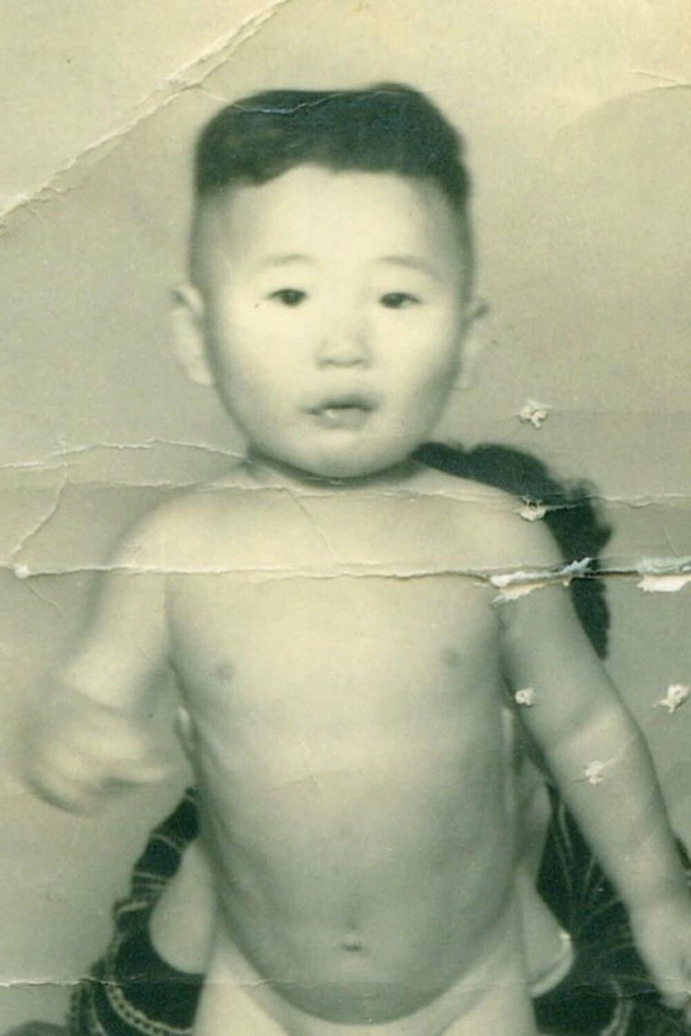 幼児の頃の谷津嘉章（本人提供）